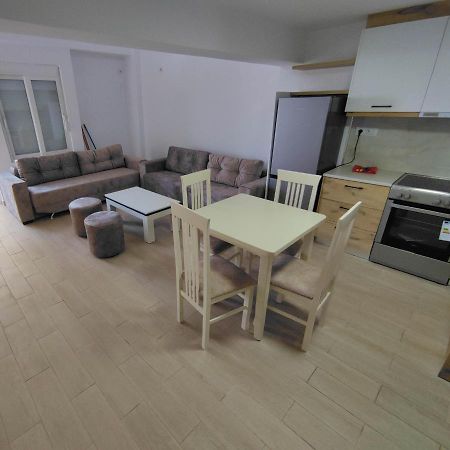 Rose Apartment Sarandë Buitenkant foto
