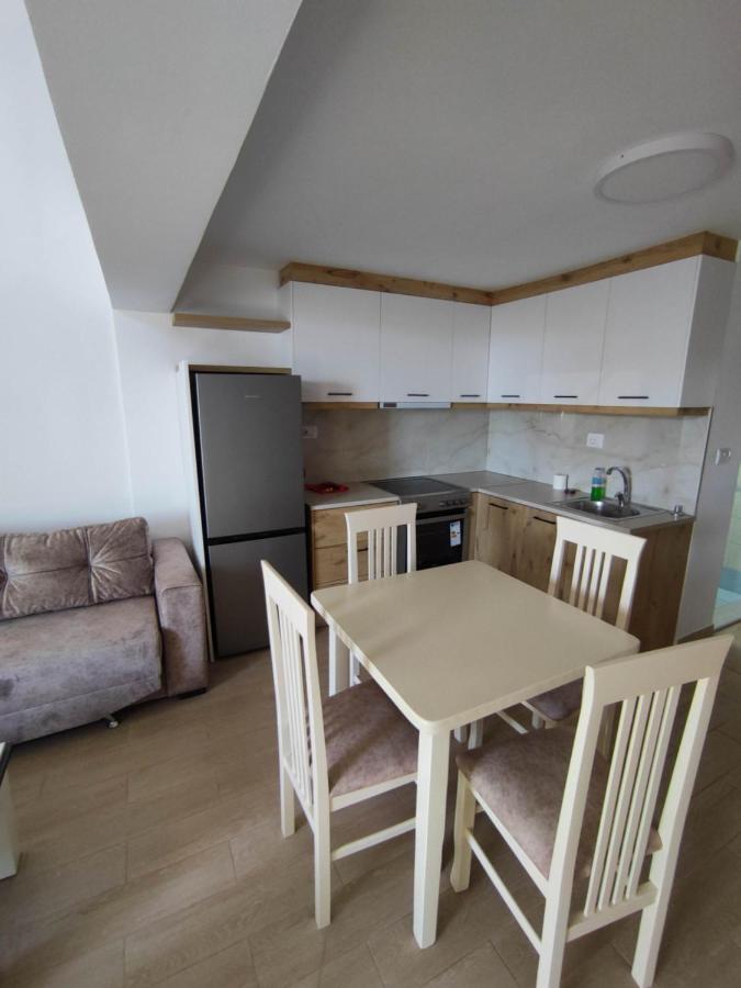 Rose Apartment Sarandë Buitenkant foto