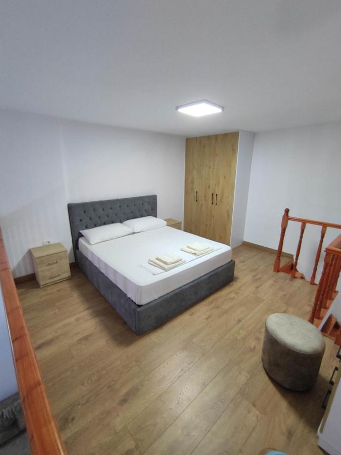 Rose Apartment Sarandë Buitenkant foto